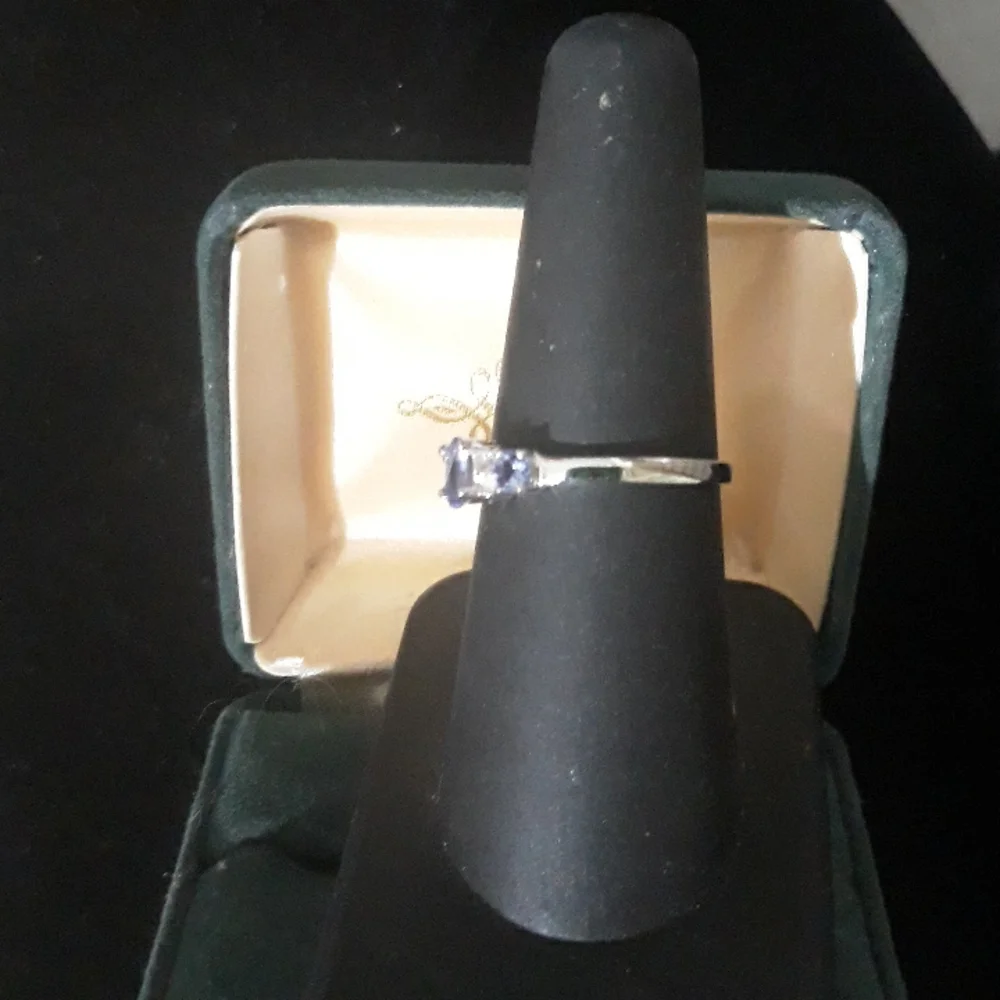 Genuine Tanzanite/Diamond Ring Sz 7